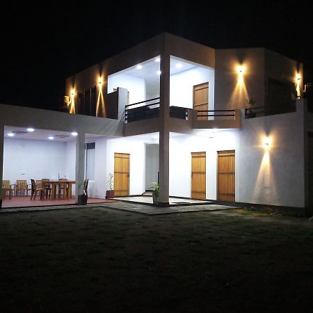 Cassia Udawalawe Hotel Kültér fotó