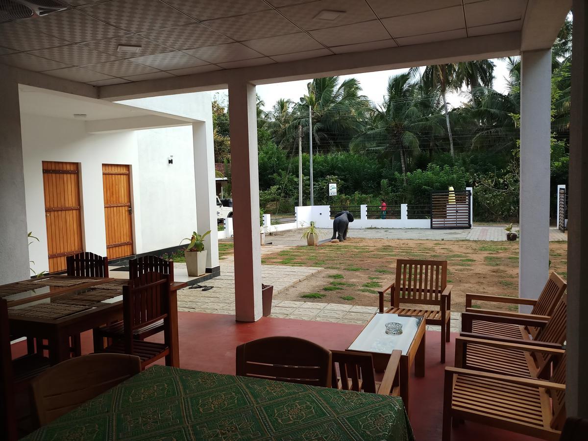 Cassia Udawalawe Hotel Kültér fotó