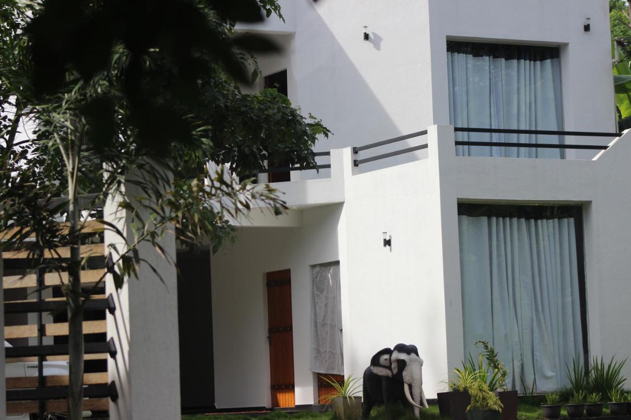 Cassia Udawalawe Hotel Kültér fotó